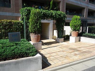 Entrance. Common areas