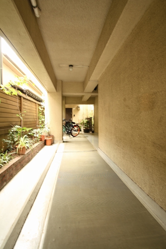 Other common areas. 1 Kairoka