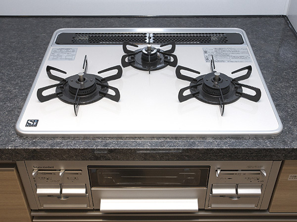 Kitchen.  [Hyper-glass coat top stove] The surface of the stove of the plate in your easy-care glass top specification, Also features anhydrous double-sided grill to save the time and effort. Also, Convenient 3-neck type cooking, It is with a temperature adjustment function. (Same specifications all listed facilities photos)