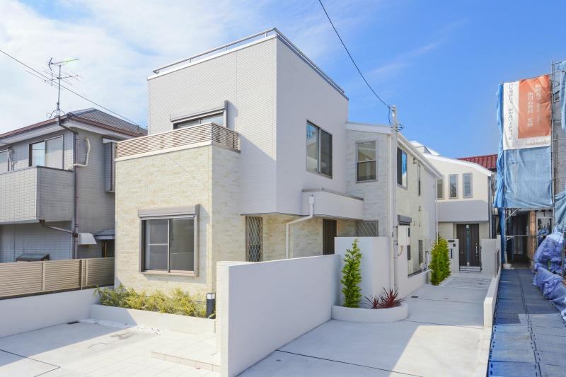 Local appearance photo. Local (11 May 2013) Shooting