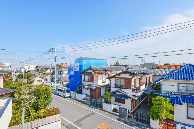 View photos from the dwelling unit. View from the site (November 2013) Shooting