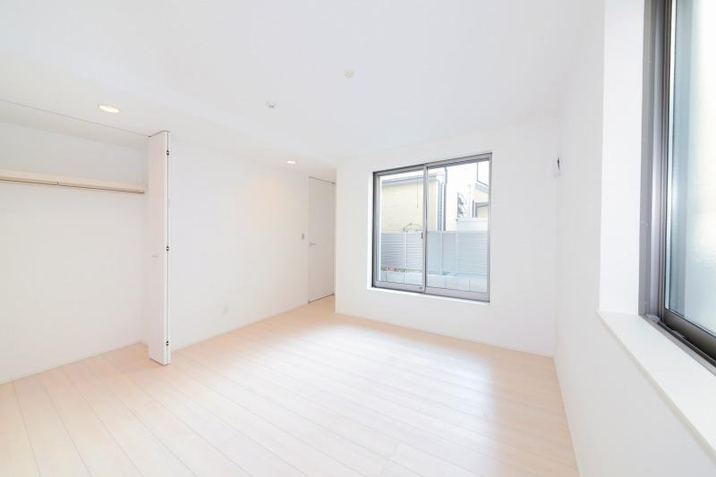 Non-living room. Indoor (11 May 2013) Shooting