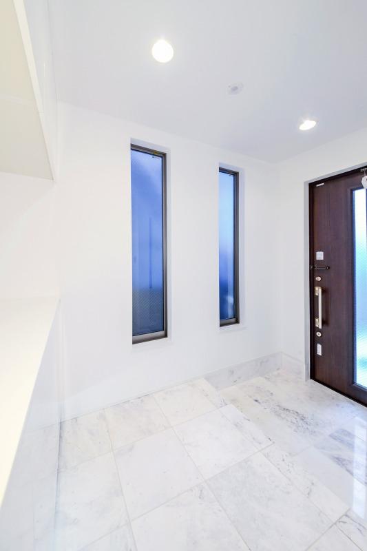 Entrance. Local (11 May 2013) Shooting