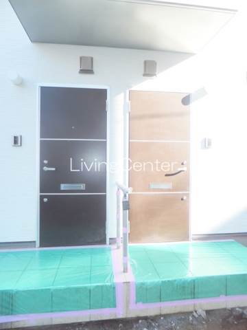 Other room space. Each household 2 units ・ There is high degree of independence!