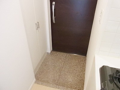 Entrance. Entrance with a shoe box