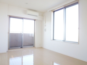 Living and room. Living space ・ Two-sided lighting