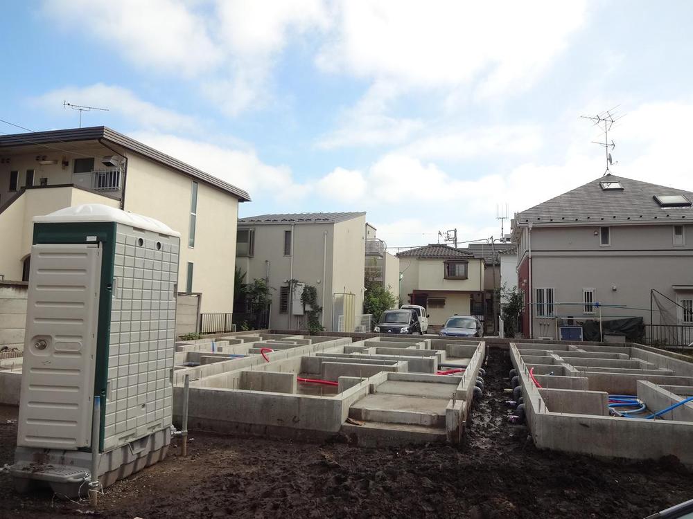 Local photos, including front road. Local (10 May 2013) Shooting