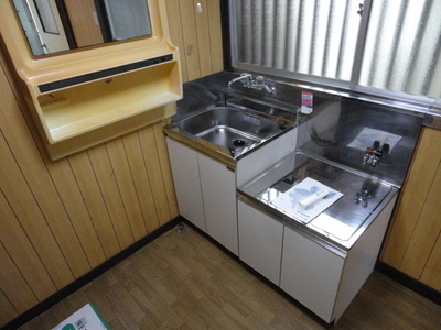 Kitchen. Two-burner gas stove can be installed. .