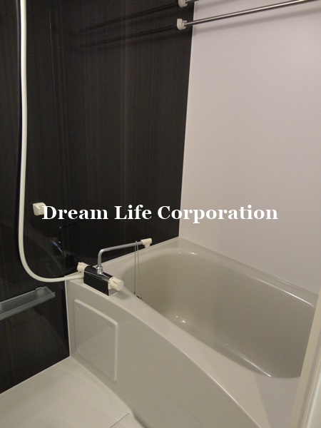 Bath. ※ In fact the we use the photos in the same building may be different.