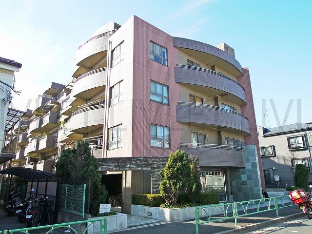 Local appearance photo. Local (11 May 2013) Shooting