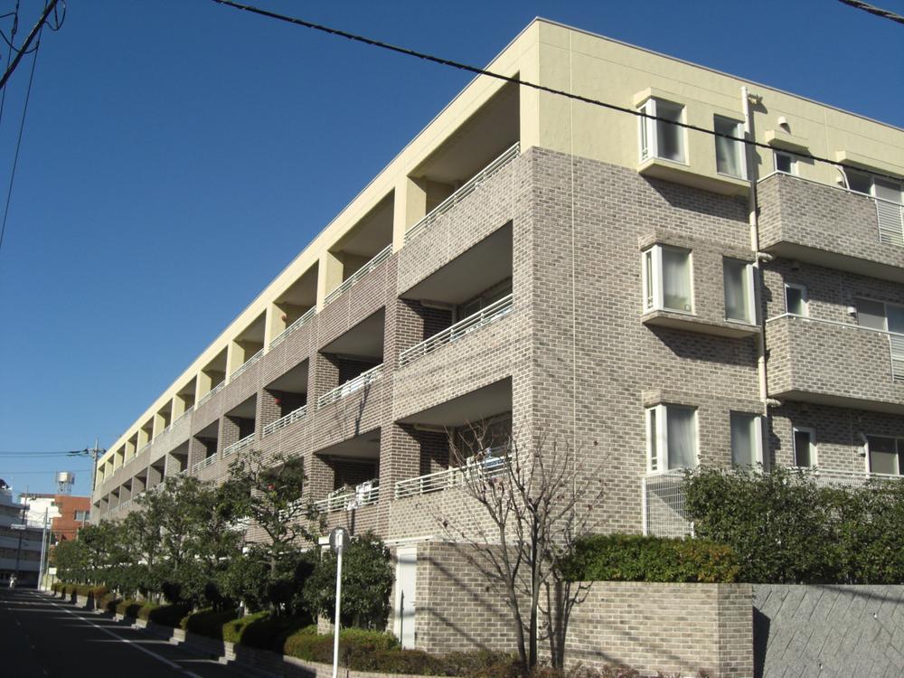 Local appearance photo. Local (12 May 2013) Shooting