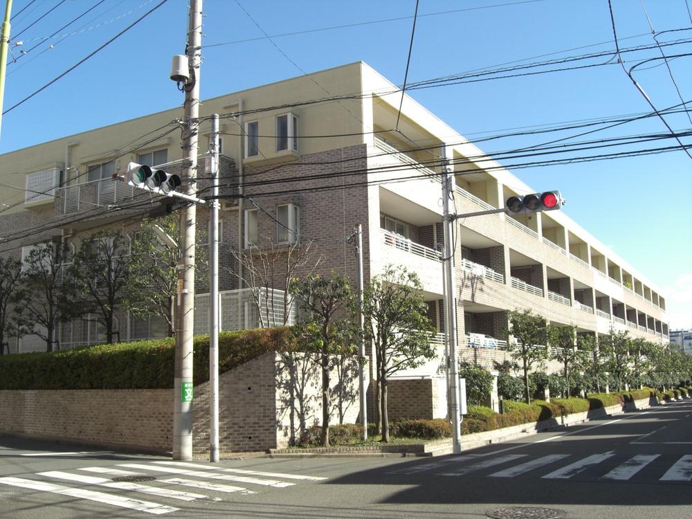 Local appearance photo. Local (12 May 2013) Shooting