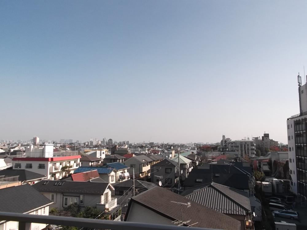 View photos from the dwelling unit. View from the site (November 2013) Shooting