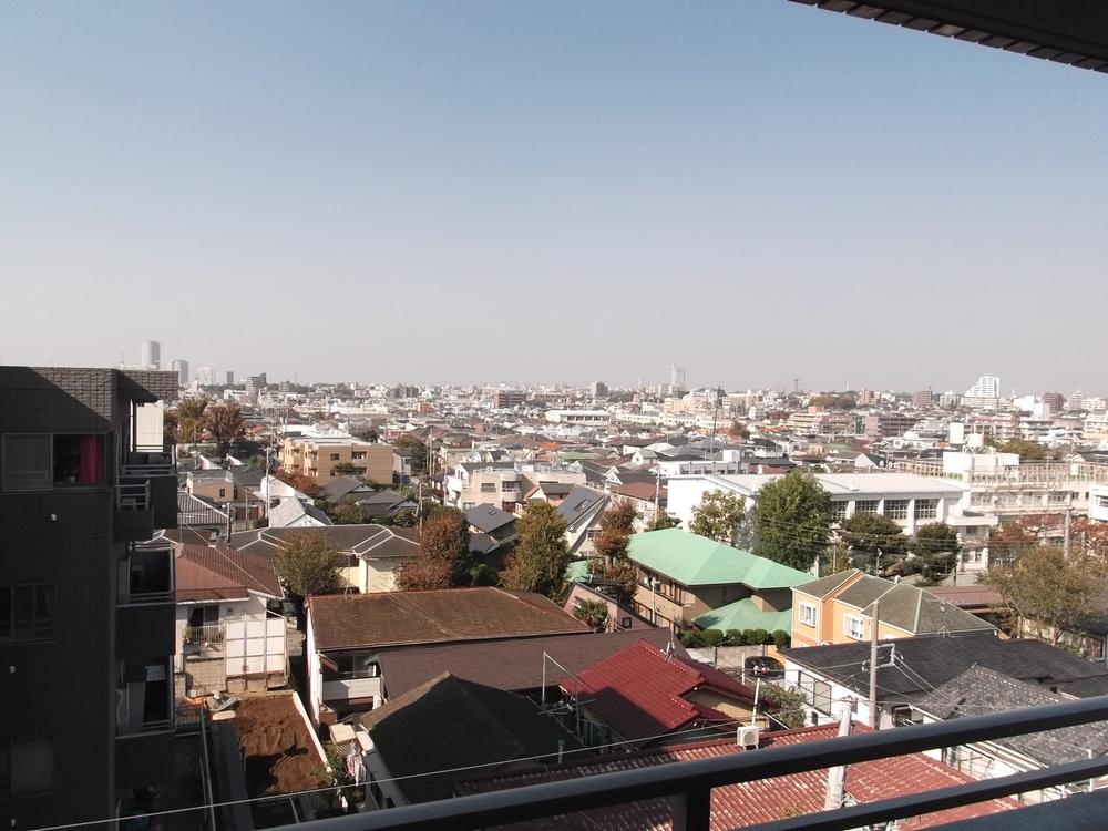 View photos from the dwelling unit. View from the site (November 2013) Shooting