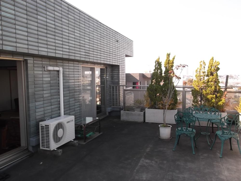 Balcony. Local (11 May 2013) Shooting