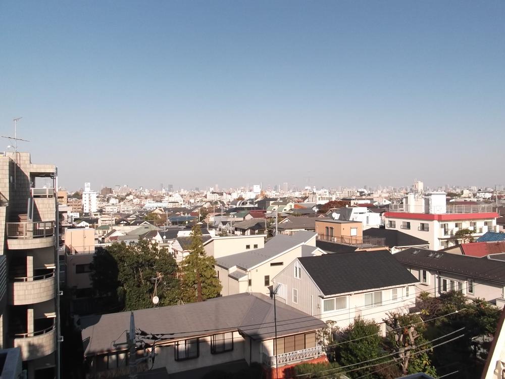 View photos from the dwelling unit. View from the site (November 2013) Shooting