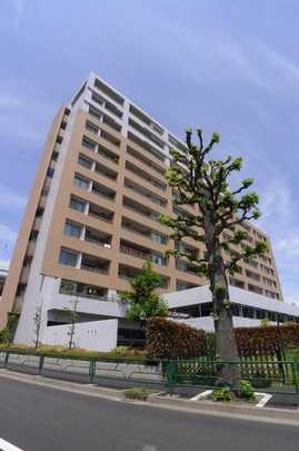 Local appearance photo.  [Mansion appearance] 2013 November shooting