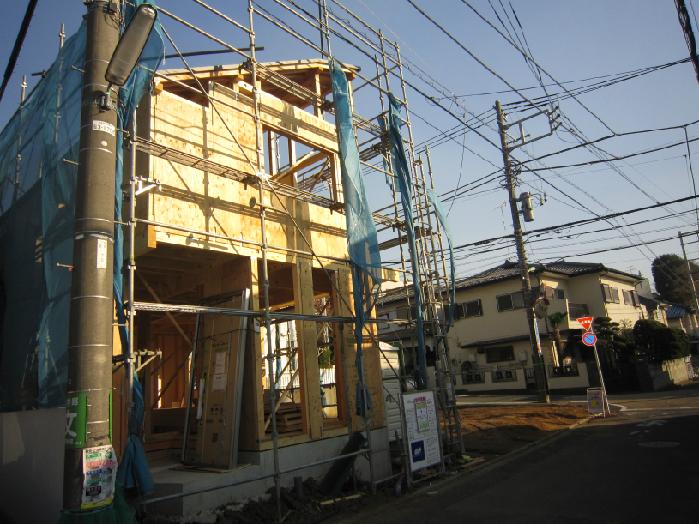 Local photos, including front road. Local appearance photo