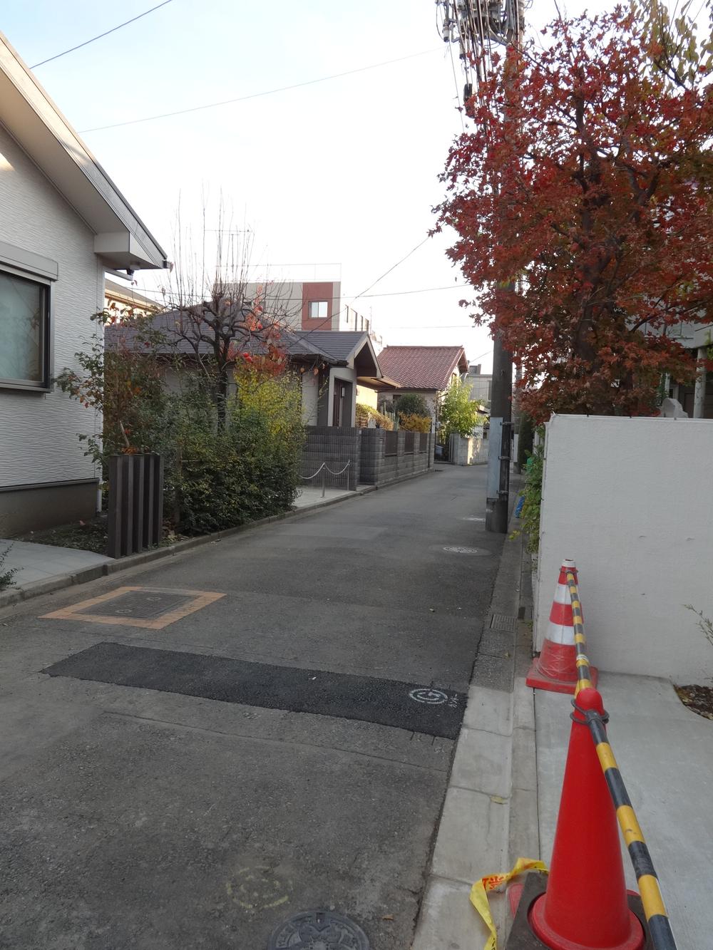 Local photos, including front road. Indoor (11 May 2013) Shooting