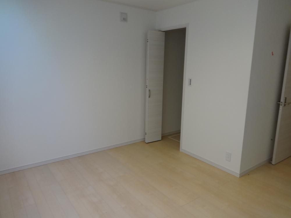 Non-living room. Indoor (11 May 2013) Shooting