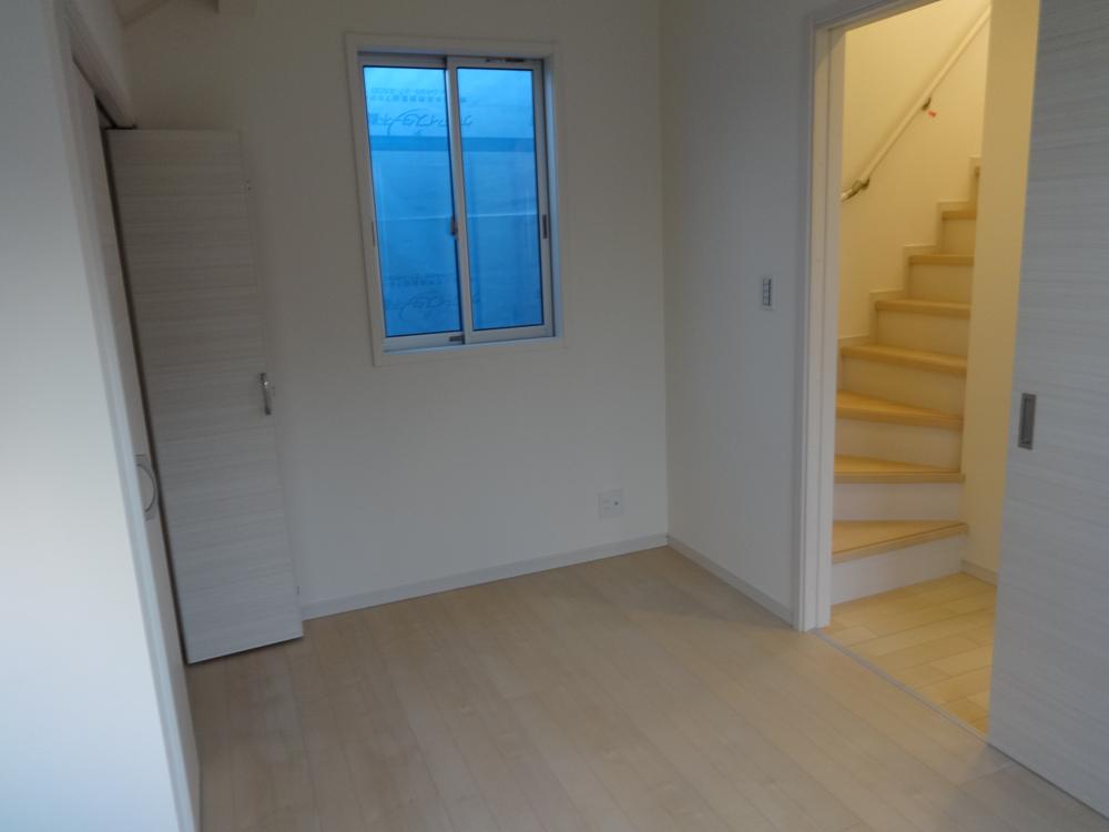 Non-living room. Indoor (11 May 2013) Shooting