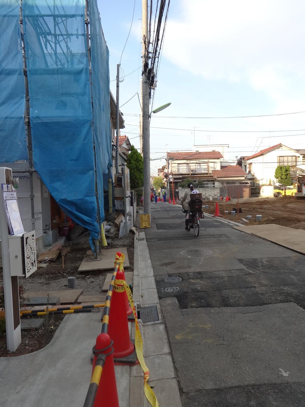 Local photos, including front road. Local (11 May 2013) Shooting