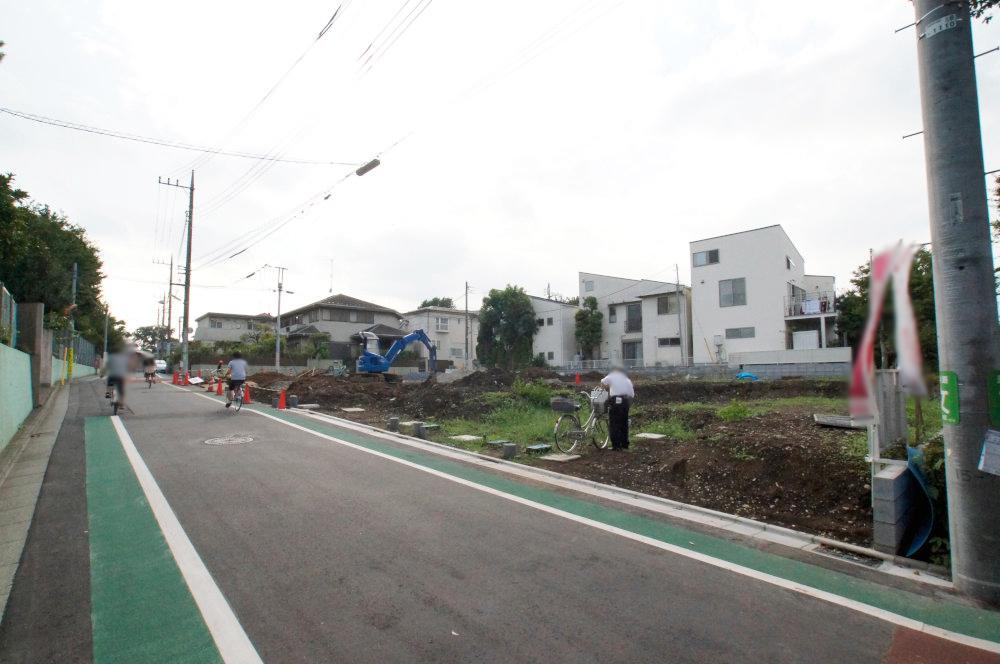 Local photos, including front road. I front road is very pleasant doctor and refreshing