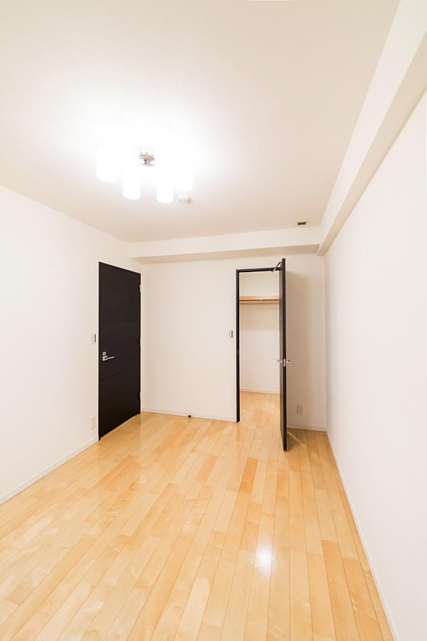 Non-living room. Storage abundant walk-in closet with a Western-style.