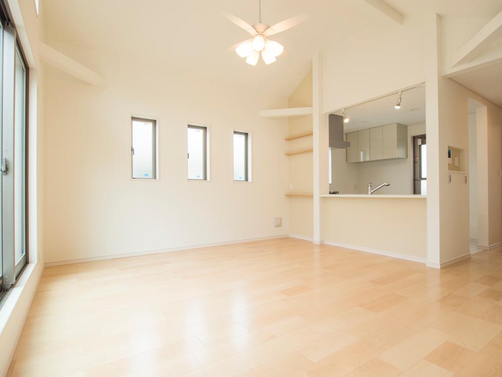 Living. (May 2013) Shooting