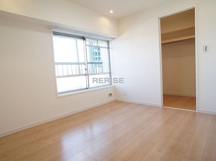 Non-living room. It is a corner room