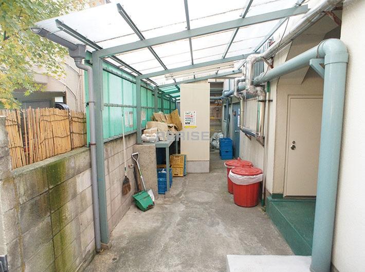 Other common areas. Garbage yard