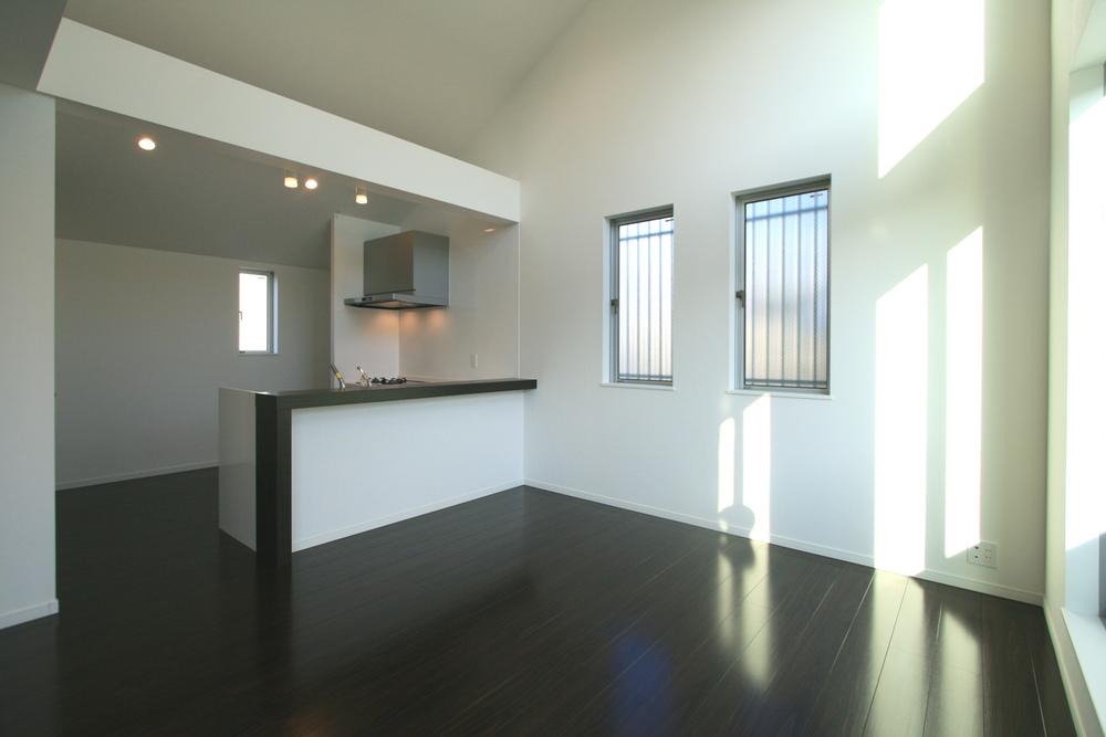 Kitchen. Spacious dining kitchen