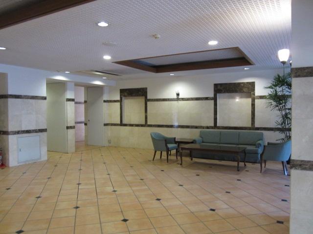 Entrance. Local (June 2013) Shooting