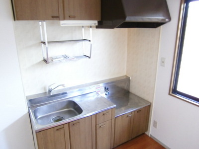 Kitchen. Window with a kitchen ・ You can install the gas stove 2-neck