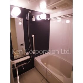 Bath. Shoot the same type the eighth floor of the room. Specifications may be different.