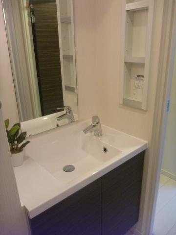 Wash basin, toilet. Canyon Cope second Chitosefunabashi