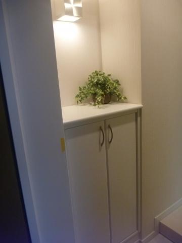 Receipt. Entrance storage