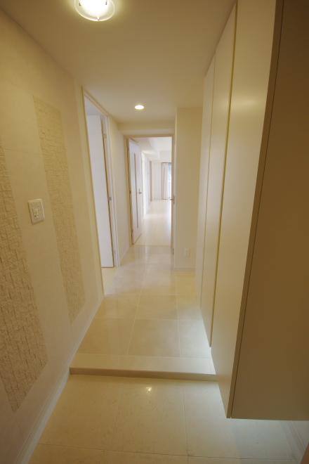 Entrance. Local (2013 12 "month) Shooting