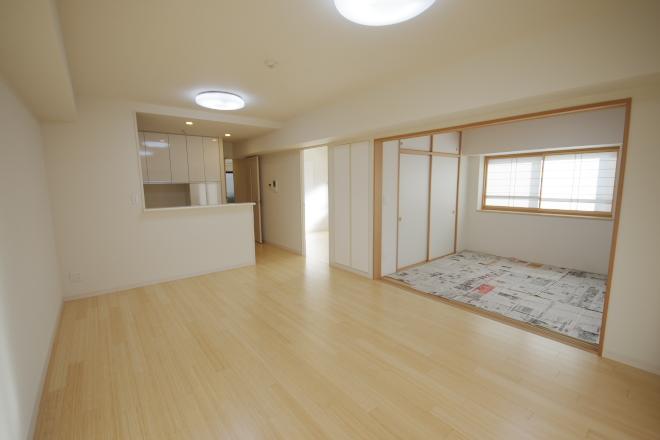 Same specifications photos (living). Indoor (12 May 2013) Shooting