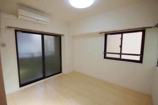 Non-living room. Indoor (12 May 2013) Shooting