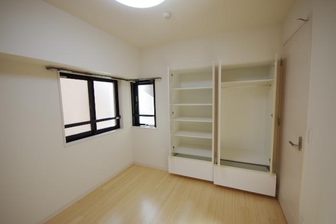 Non-living room. Indoor (12 May 2013) Shooting