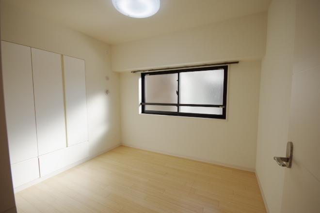 Non-living room. Corresponding to the flat-35S / Immediate Available / System kitchen / Bathroom Dryer / Corner dwelling unit / Yang per good / All room storage / Flat to the station / LDK15 tatami mats or more / Japanese-style room / Face-to-face kitchen / Security enhancement / Self-propelled parking / Double-glazing / Bicycle-parking space / Elevator / High speed Internet correspondence / The window in the bathroom / TV monitor interphone / Ventilation good / Dish washing dryer / Pets Negotiable / BS ・ CS ・ CATV / Flat terrain / Delivery Box / Bike shelter