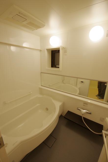 Bathroom. Indoor (12 May 2013) Shooting