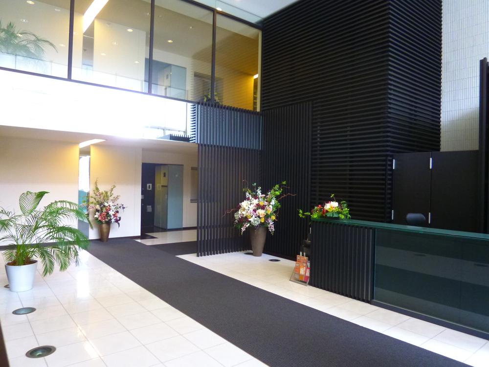 Entrance. Common areas