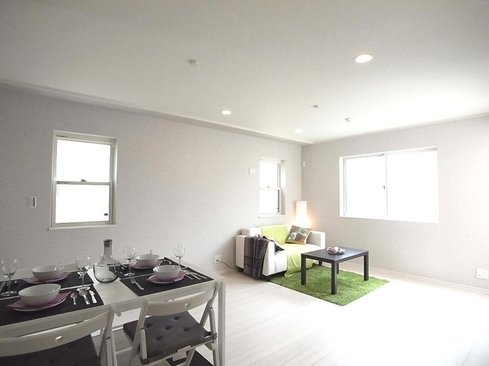 Same specifications photos (living). (1.2 Building) same specification