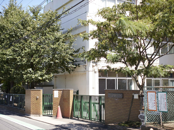 Surrounding environment. Municipal Seta elementary school (2-minute walk / About 140m)