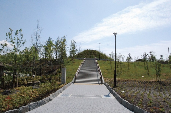 Futakotamagawa park of some in the opening of the park (about 1480m / Walk 19 minutes, Bike about 6 minutes). Is scheduled to whole is opening of the park in 2015