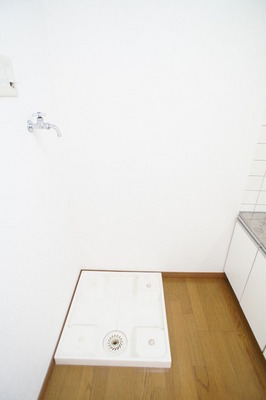 Other Equipment. Indoor Laundry Storage ☆