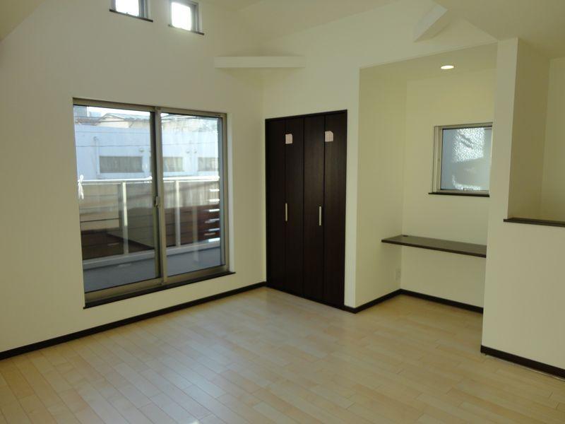 Living. Introspection of living, Organized it is also a breeze there is storage space.