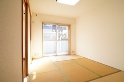 Living and room. Japanese-style room to settle ☆